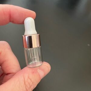 Mini glass dropper sample bottles